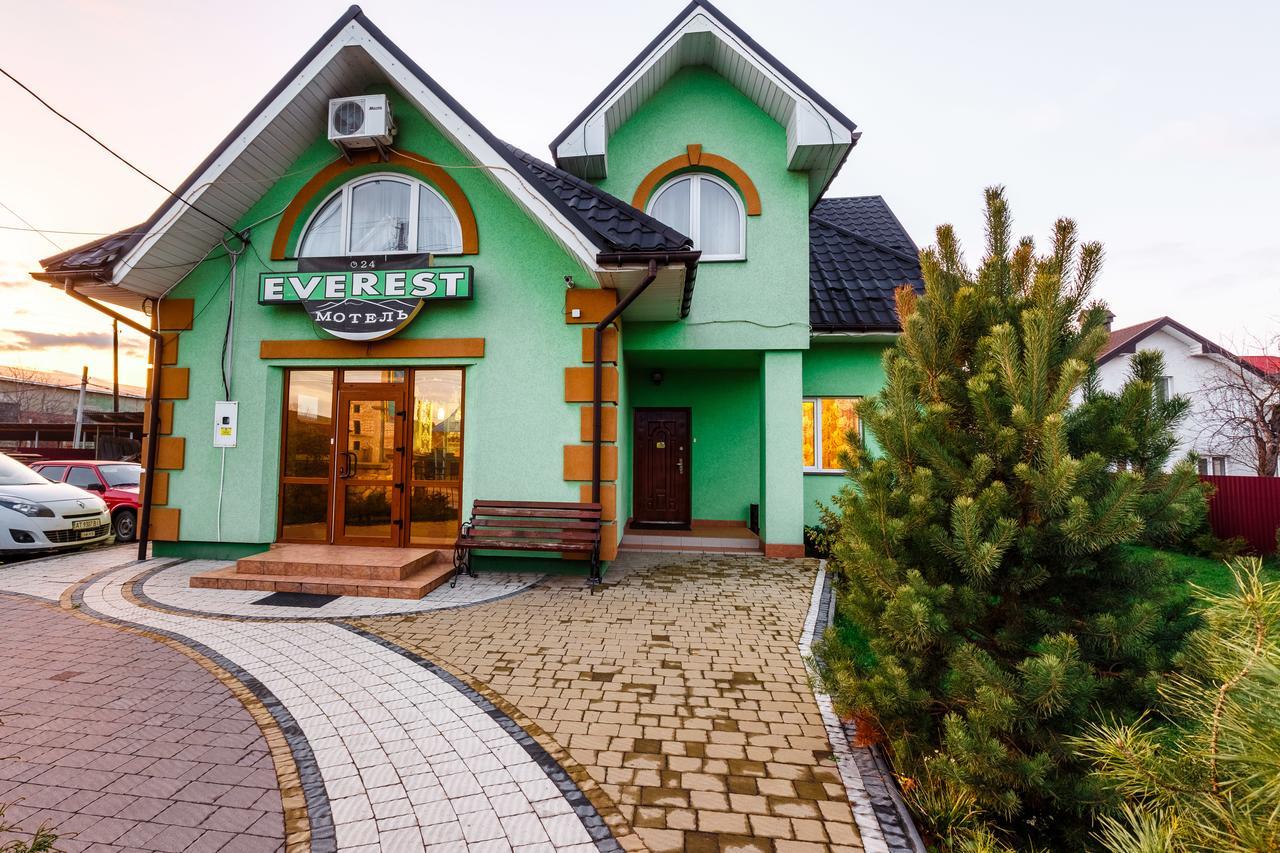 Everest Ivano-Frankivsk Eksteriør billede